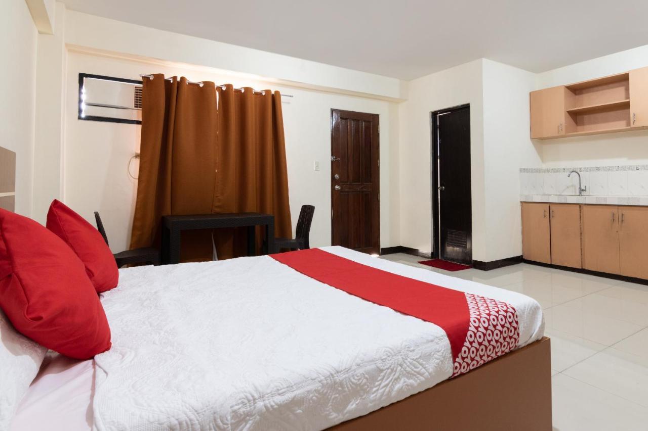 Oyo 578 Red Velvet Suites Manila Exterior foto