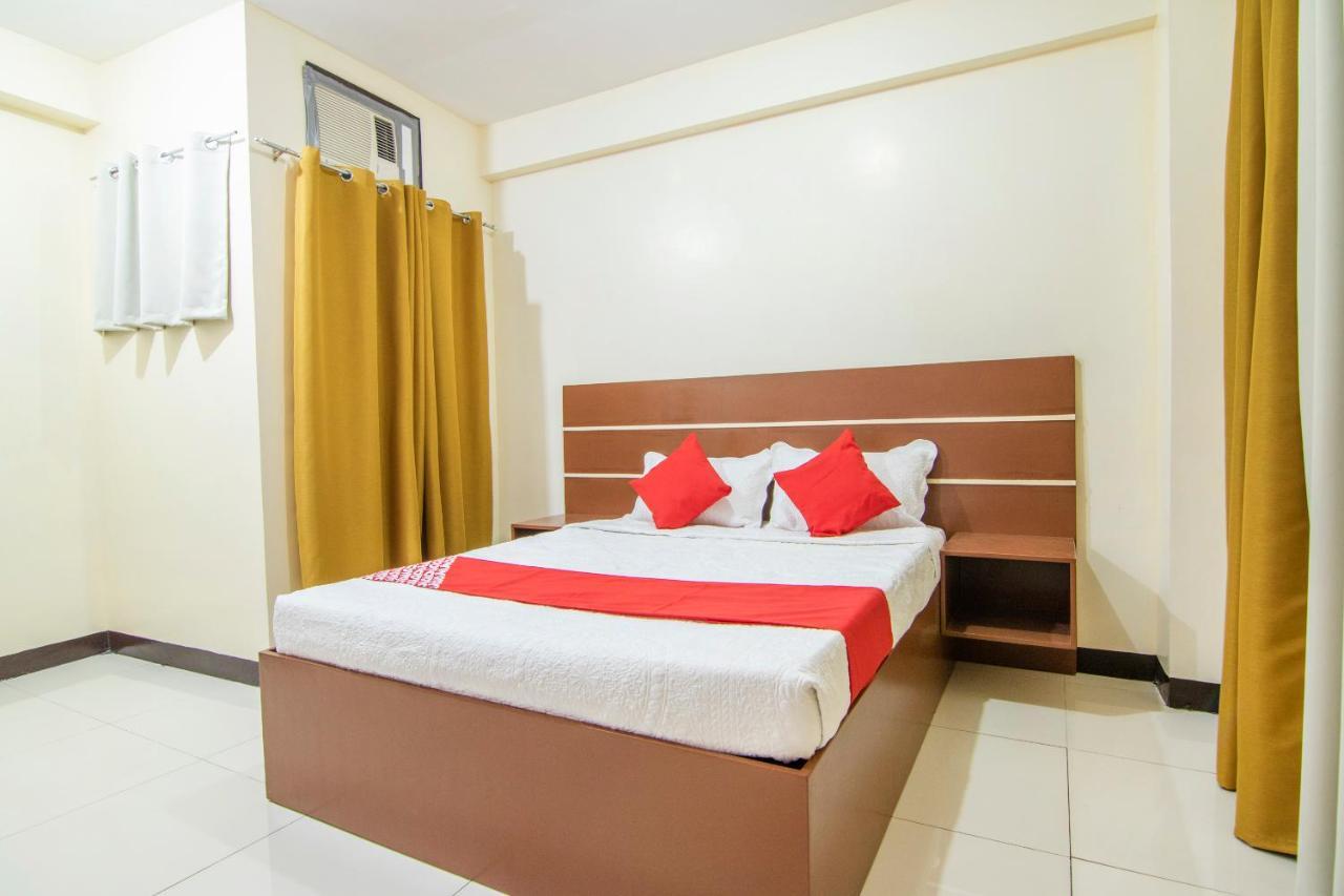Oyo 578 Red Velvet Suites Manila Exterior foto