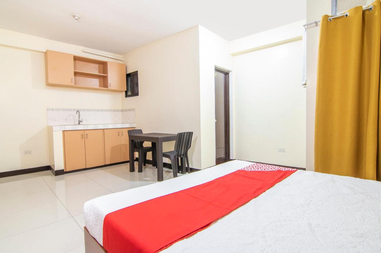 Oyo 578 Red Velvet Suites Manila Exterior foto